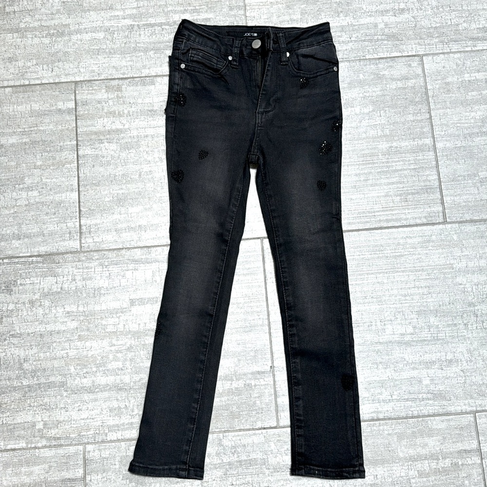 Like new joes skinny black jeans with black rhinestone heart detail with stretch